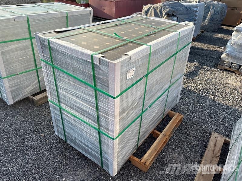 Quantity of (24) 41 Amp Solar Panels Costruzioni - Altro