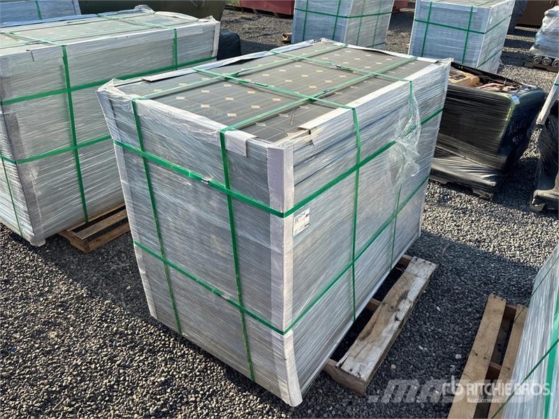 Quantity of (24) 41 Amp Solar Panels Costruzioni - Altro