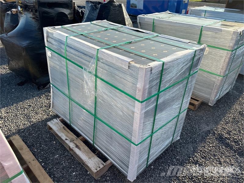 Quantity of (24) 41 Amp Solar Panels Costruzioni - Altro