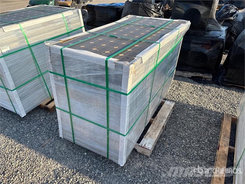 Quantity of (24) 41 Amp Solar Panels Costruzioni - Altro