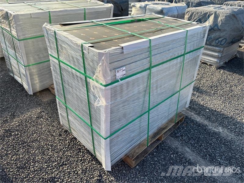 Quantity of (24) 41 Amp Solar Panels Costruzioni - Altro