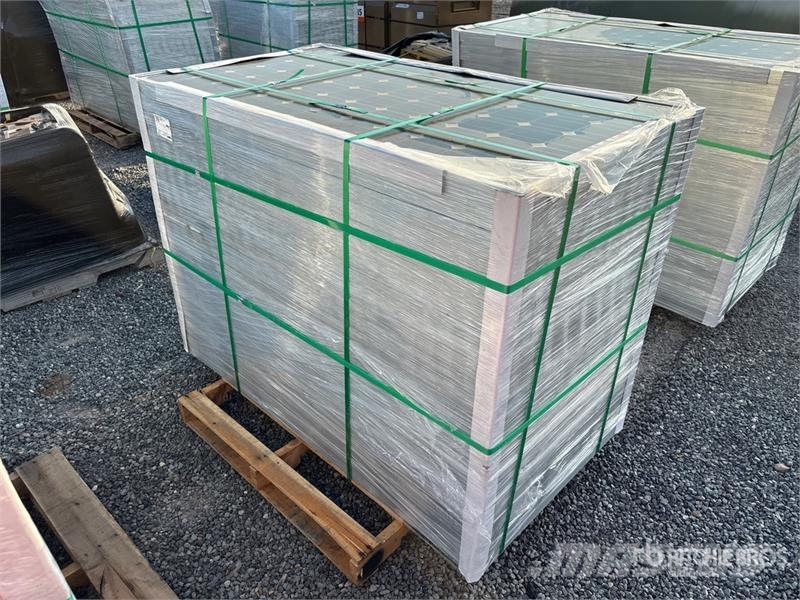 Quantity of (24) 41 Amp Solar Panels Costruzioni - Altro