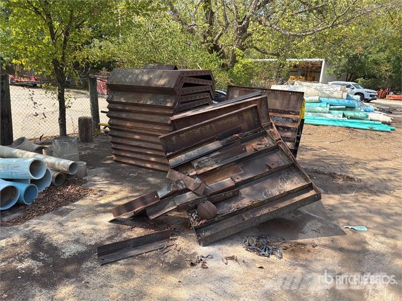 Quantity of (24) Steel Concrete Forms 混凝土配件
