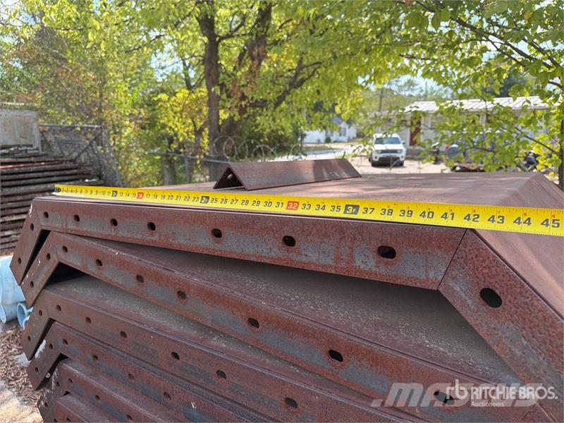 Quantity of (24) Steel Concrete Forms 混凝土配件