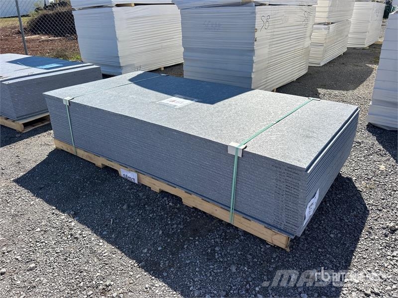 Quantity of (25) 4 ft x 8 ft LDPE 18mm Plastic She Outros componentes
