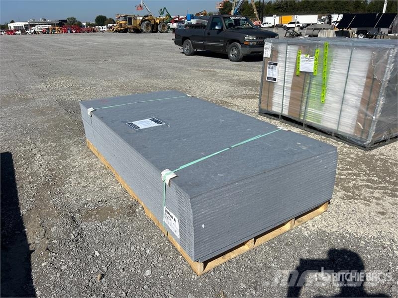 Quantity of (25) 4 ft x 8 ft LDPE 18mm Plastic She その他部品