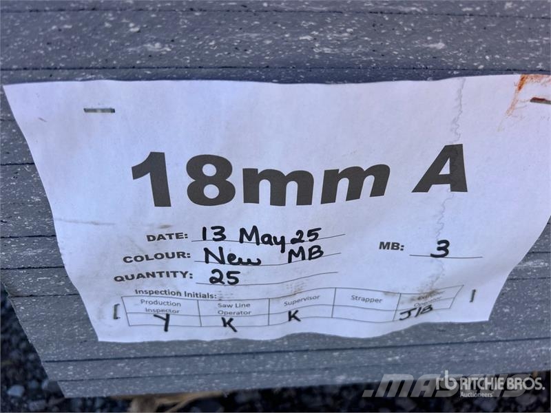 Quantity of (25) 4 ft x 8 ft LDPE 18mm Plastic She Outros componentes