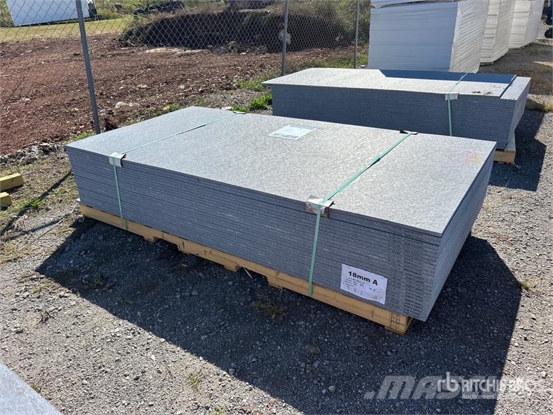 Quantity of (25) 4 ft x 8 ft LDPE 18mm Plastic She その他部品
