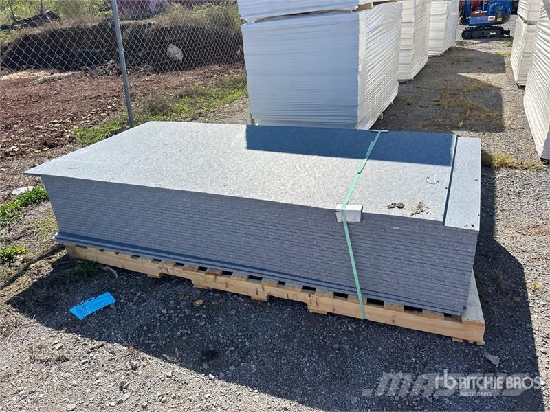 Quantity of (25) 4 ft x 8 ft LDPE 18mm Plastic She その他部品