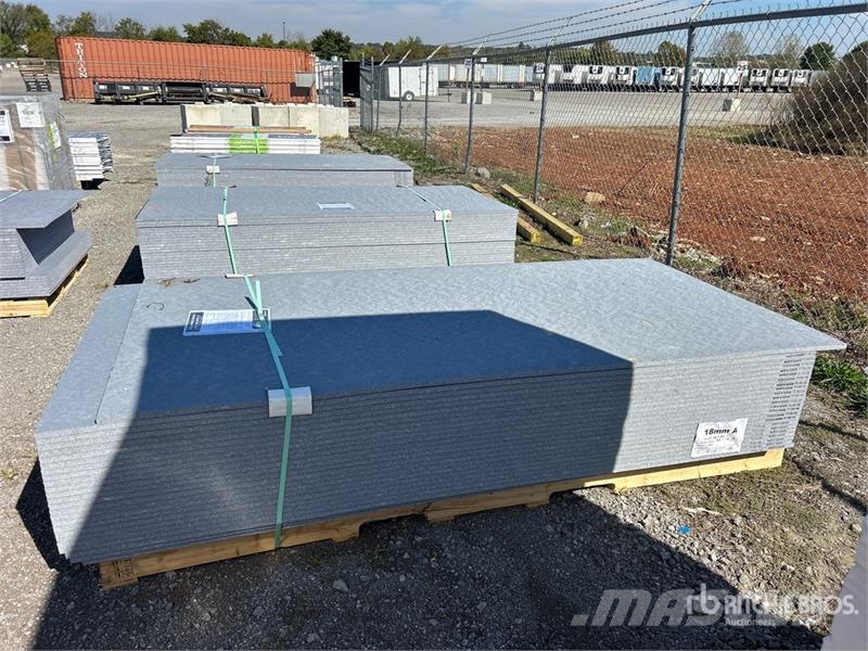  Quantity of (25) 4 ft x 8 ft LDPE 18mm Plastic She その他部品