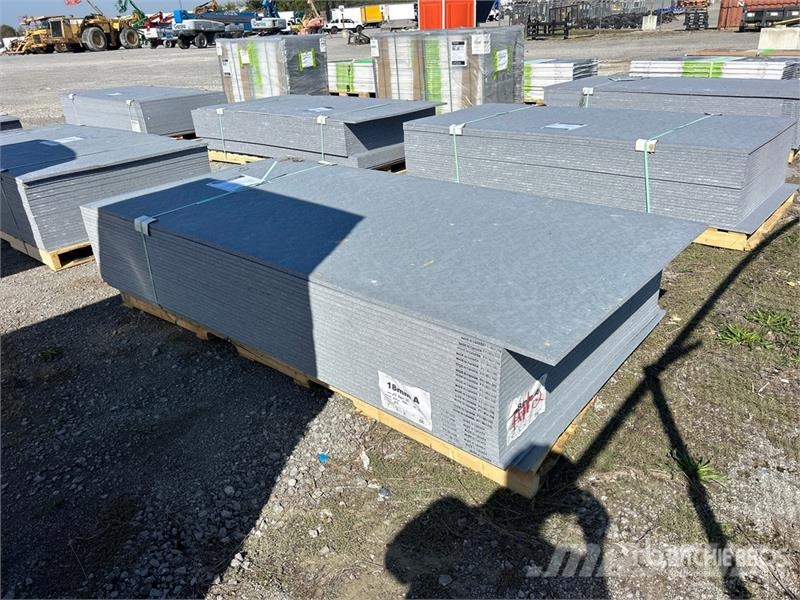  Quantity of (25) 4 ft x 8 ft LDPE 18mm Plastic She その他部品