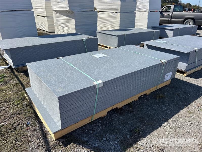 Quantity of (25) 4 ft x 8 ft LDPE 18mm Plastic She その他部品