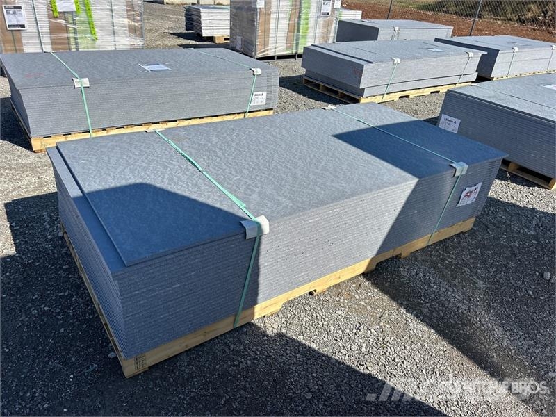  Quantity of (25) 4 ft x 8 ft LDPE 18mm Plastic She その他部品