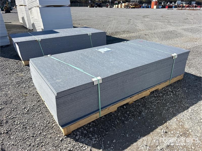 Quantity of (25) 4 ft x 8 ft LDPE 18mm Plastic She その他部品