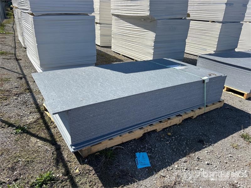  Quantity of (25) 4 ft x 8 ft LDPE 18mm Plastic She その他部品