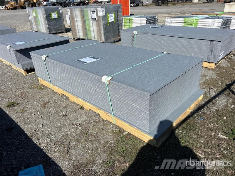 Quantity of (25) 4 ft x 8 ft LDPE 18mm Plastic She その他部品