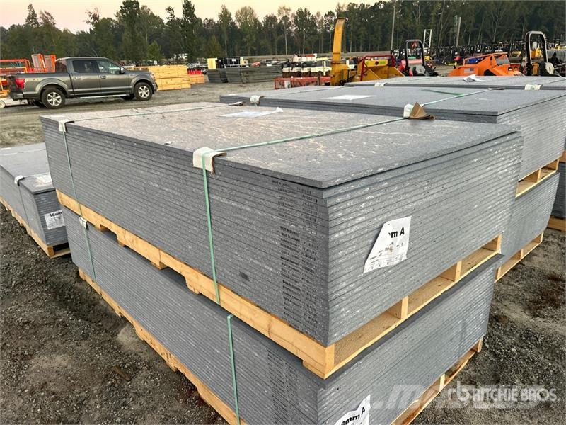 Quantity of (25) 4' x 8' LDPE 0.71in Plastic Compo Andet tilbehør