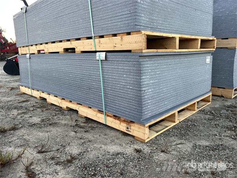 Quantity of (25) 4' x 8' LDPE 0.71in Plastic Compo Andet tilbehør