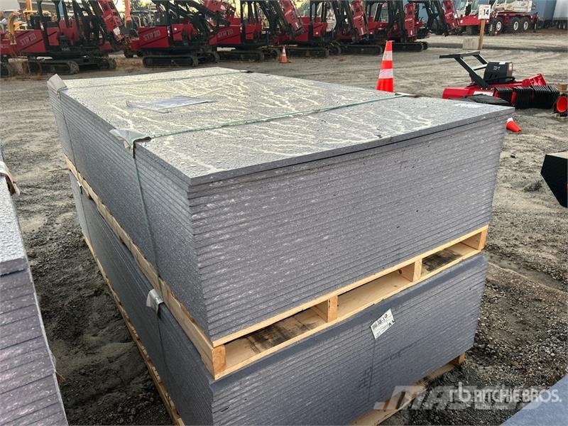 Quantity of (25) 4' x 8' LDPE 0.71in Plastic Compo Andet tilbehør