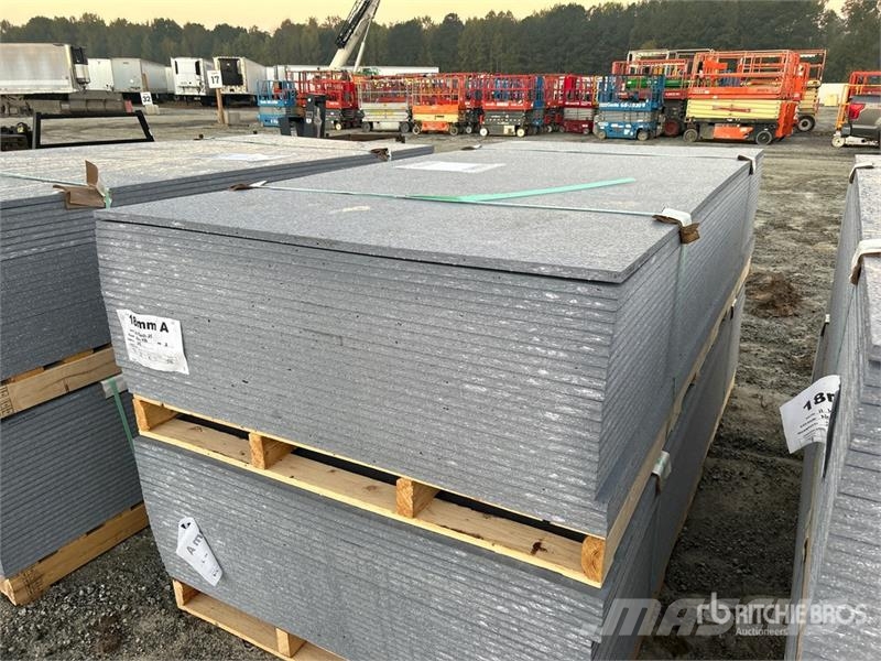 Quantity of (25) 4' x 8' LDPE 0.71in Plastic Compo Andet tilbehør