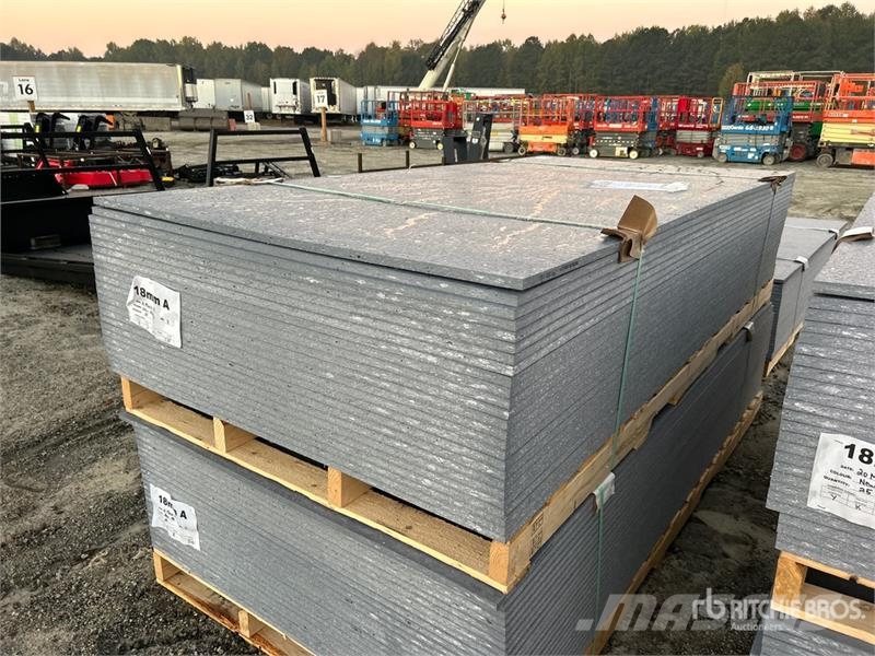 Quantity of (25) 4' x 8' LDPE 0.71in Plastic Compo Andet tilbehør