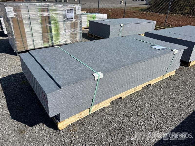  Quantity of (25) 4' x 8' LDPE 18mm Plastic Sheets  مكونات أخرى