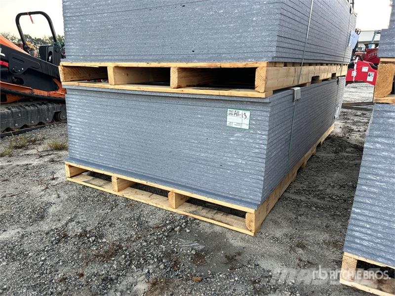 Quantity of (25) 4' x 8' LDPE 0.71in Plastic Compo Andet tilbehør