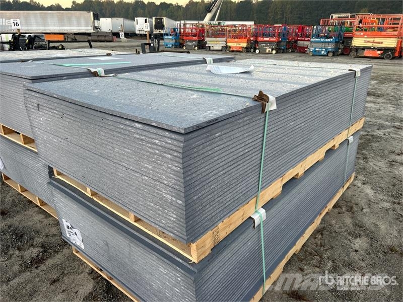 Quantity of (25) 4' x 8' LDPE 0.71in Plastic Compo Andet tilbehør