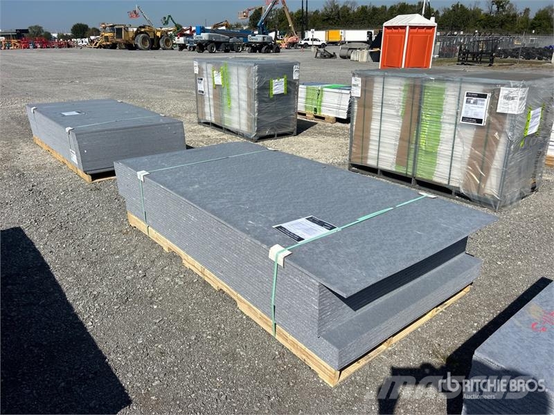  Quantity of (25) 4' x 8' LDPE 18mm Plastic Sheets  مكونات أخرى