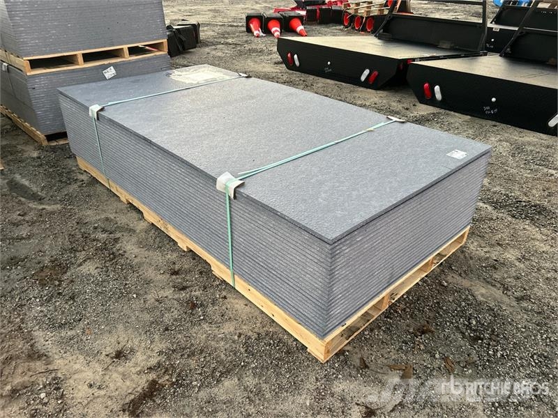 Quantity of (25) 4' x 8' LDPE 0.71in Plastic Compo Andet tilbehør