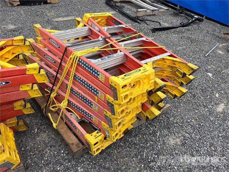 Quantity of (25) 4ft Ladders Строителство - Други