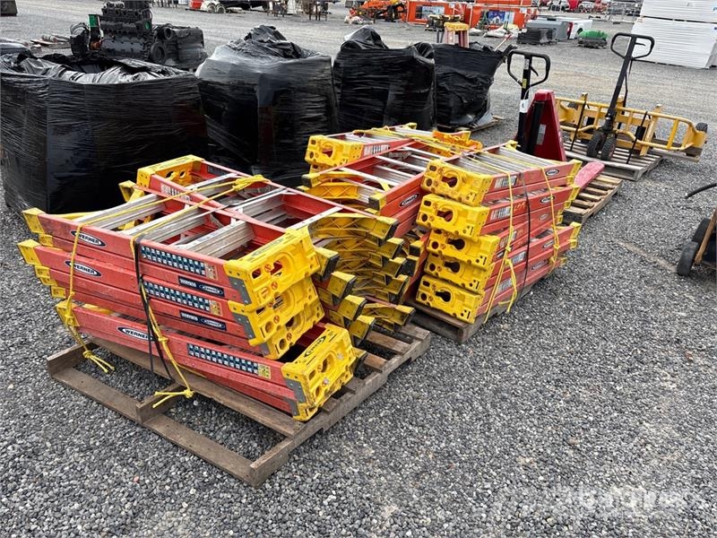 Quantity of (25) 4ft Ladders Строителство - Други