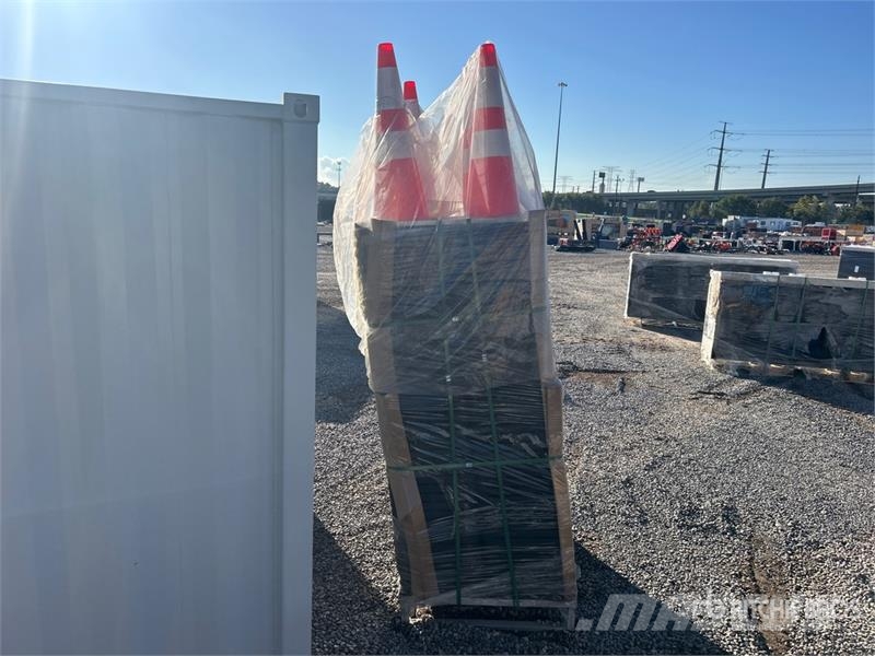 Quantity of (250) Greatbear Safety Highway Traffi Rohrverlegeraupen