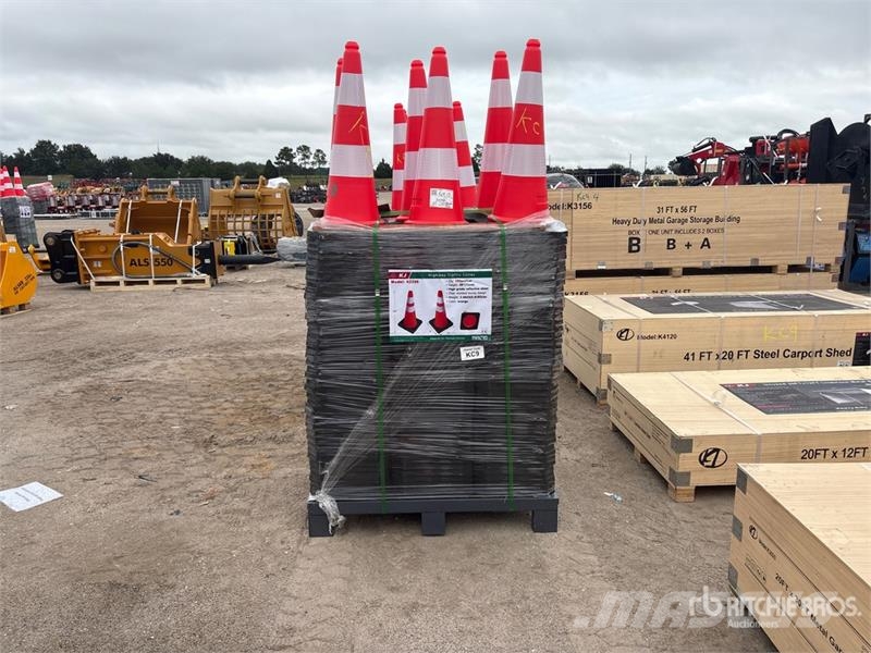 Quantity of (250)  KJ K2250 28 in Traffic Cones (U رافعات مد أنابيب
