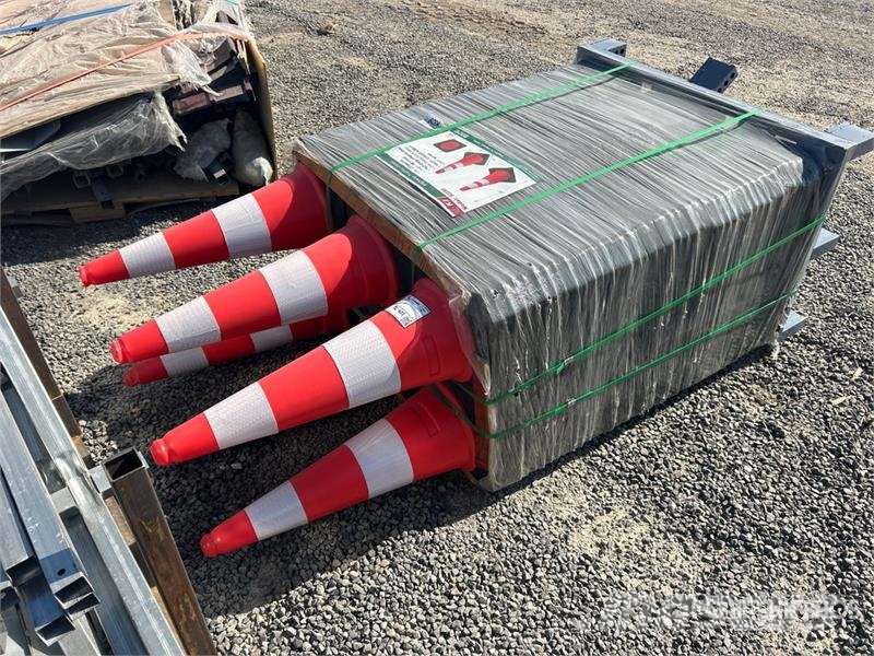 Quantity of (250) KJ K2250 28 in Traffic Cones (U Buldozere pentru montat tevi