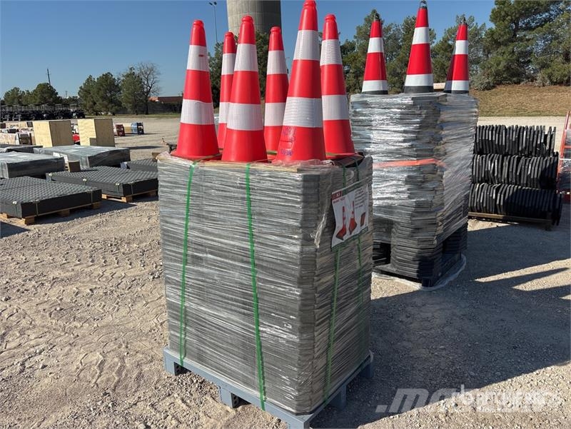 Quantity of (250) KJ K2250 28 in Traffic Cones (U Pijpenleggers