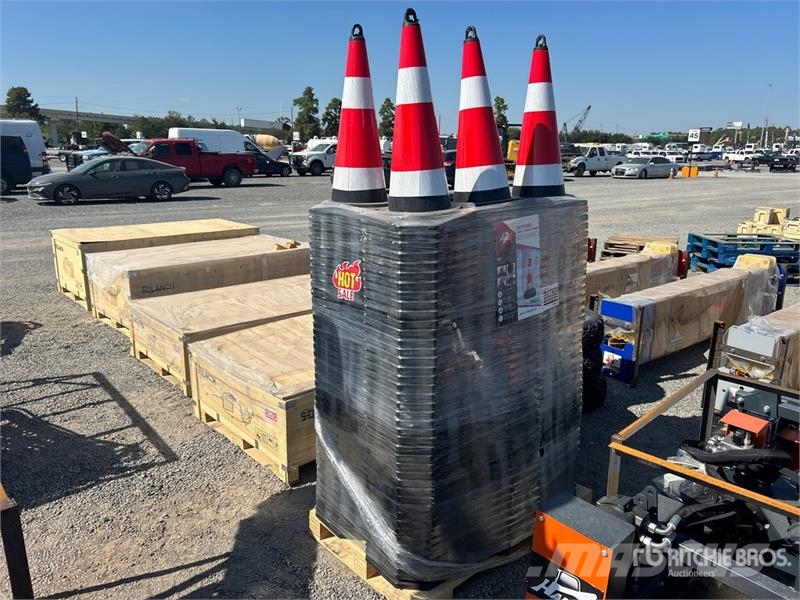  Quantity of (250)  SDGRAND SDLTc250 Traffic Cones  Pipelayer dozers
