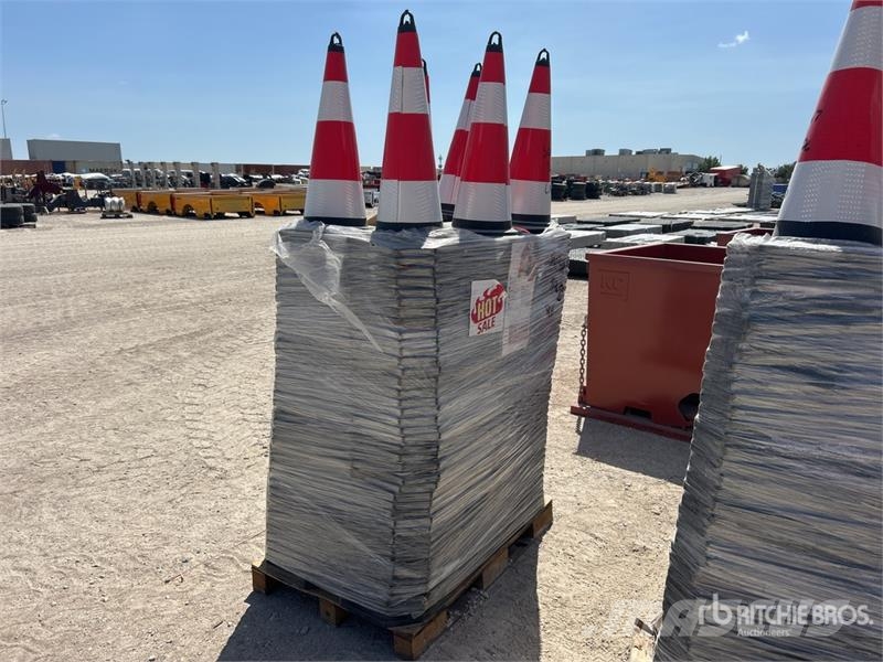 Quantity of (250) TSC 28 in Traffic Cones (Unused Μπουλντόζες τοποθέτησης σωλήνων