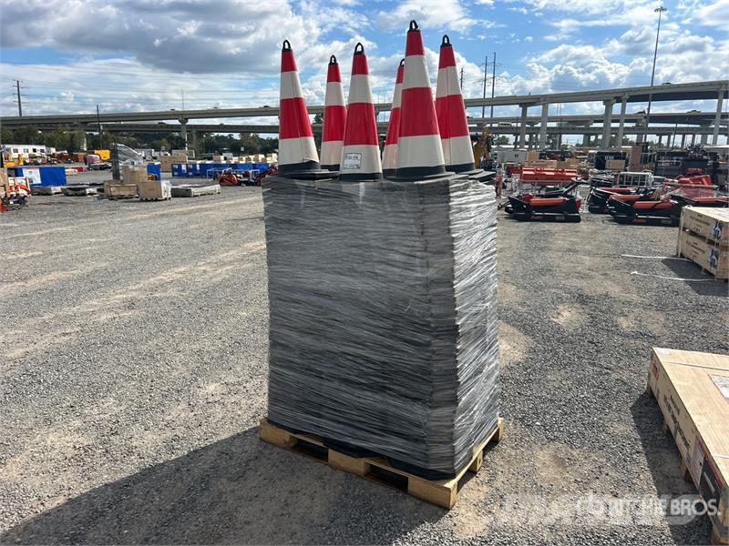 Quantity of (250) TSC 28 in Traffic Cones (Unused Rohrverlegeraupen