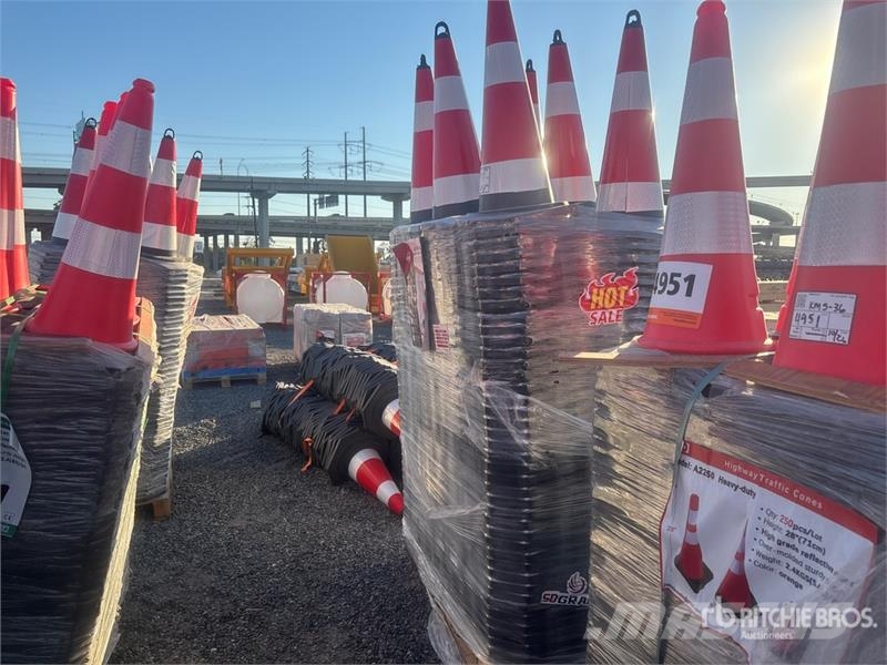  Quantity of (250)  TSC 28 in Traffic Cones (Unused Putkenlaskijat