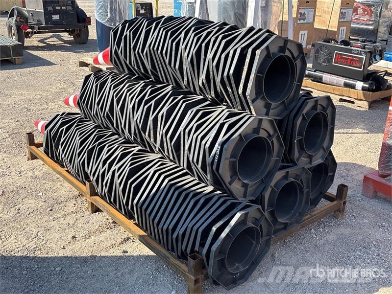  Quantity of (250)  TSC 28 in Traffic Cones (Unused Buldózers tiendetubos