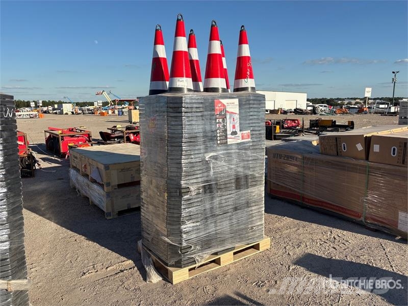 Quantity of (250) TSC 28 in Traffic Cones (Unused Pijpenleggers