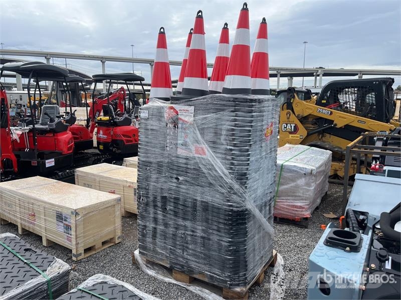 Quantity of (250) TSC 28 in Traffic Cones (Unused Torupaigaldajad