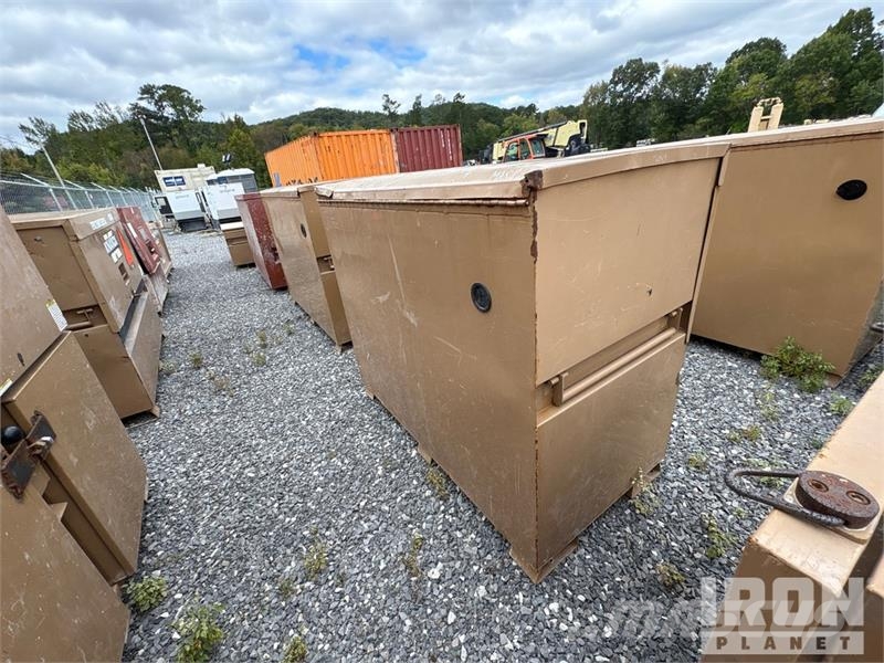  Quantity of (27) Gang Boxes 31x51x6 مكونات أخرى