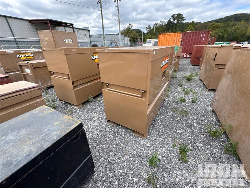  Quantity of (27) Gang Boxes 31x51x6 مكونات أخرى