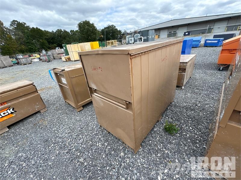  Quantity of (27) Gang Boxes 31x51x6 مكونات أخرى