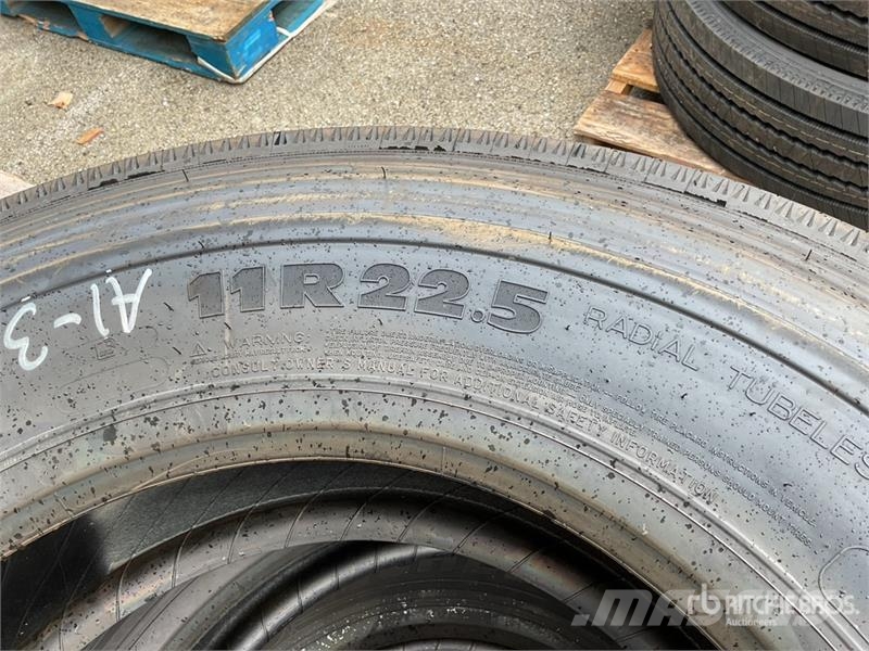 Quantity of (3) 11R22.5 Tires Transport - Inne