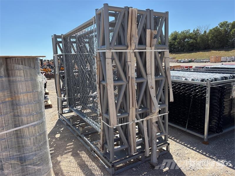 Quantity of (3) 20 ft Bi-Parting Driveway Gate (Un Ostale poljoprivredne mašine