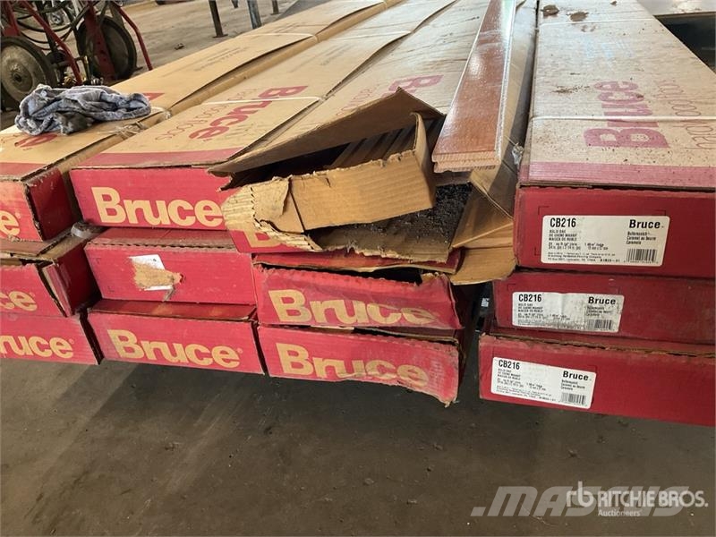 Quantity of 3/4 in Solid Oak Hardwood Flooring Andre komponenter