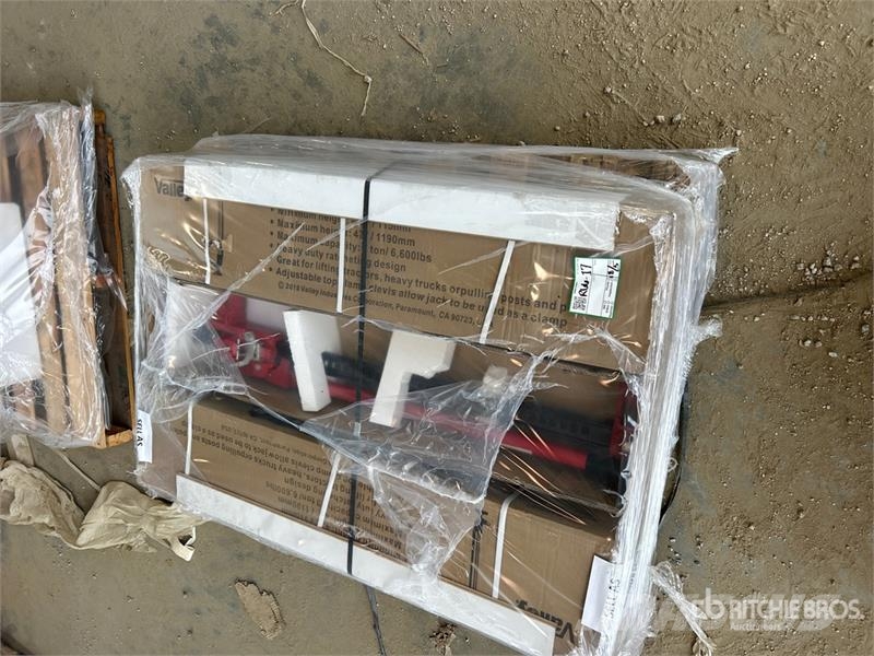  Quantity of (3) Arcan 4 ft Farm Jack 其他